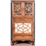 Antiker Zierschrank um 1900/20, europäische Fertigung nach asiatischer Art, in Anlehnung an chinesi