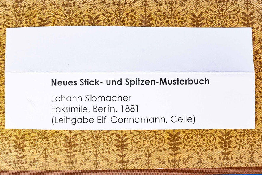 "Neues Stick- und Spitzen-Musterbuch" von Johann Sibmacher, Faksimile, Berlin 1881; aus dem Besitz - Image 2 of 4
