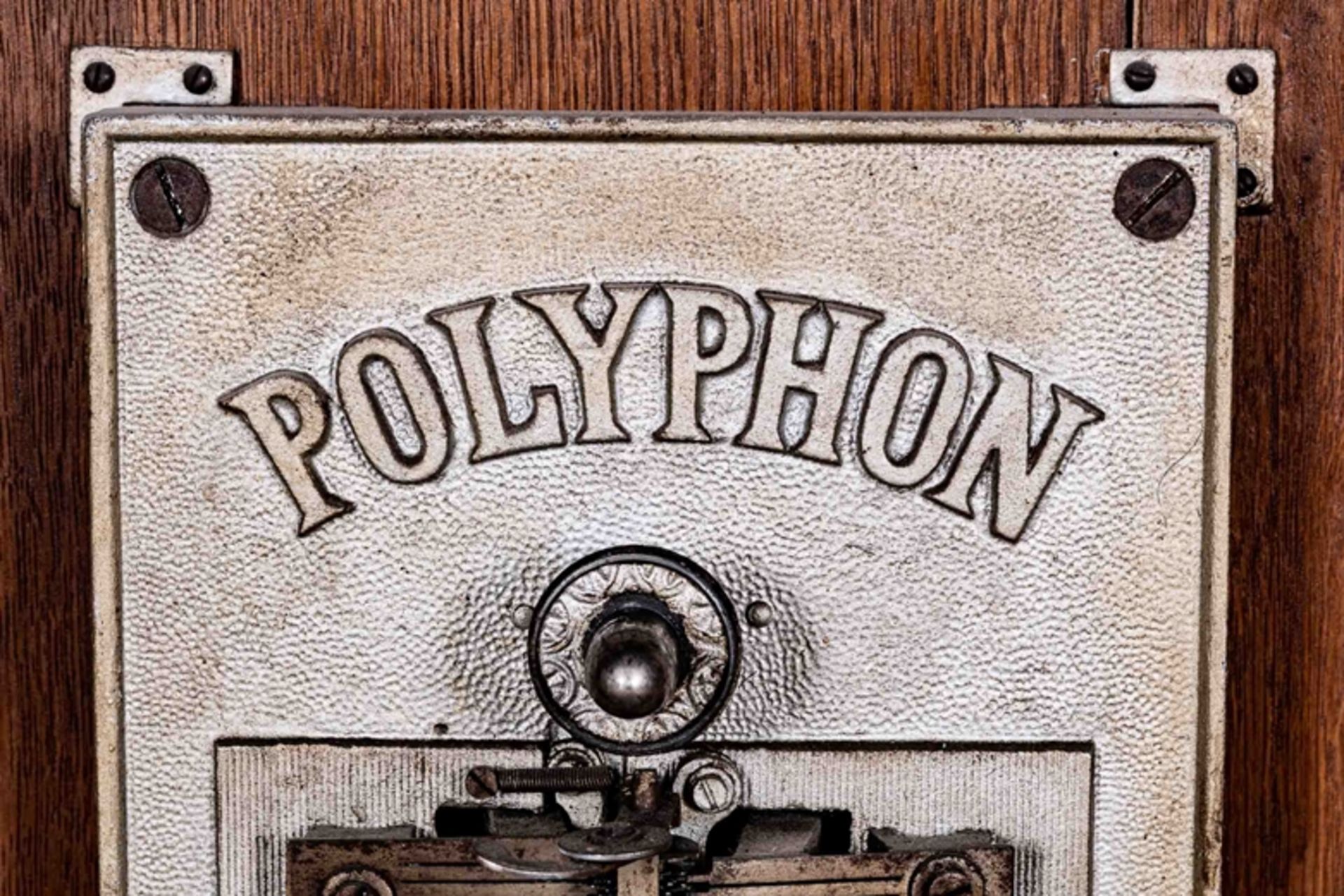 Großes "POLYPHON" der Polyphon Werke, Leipzig um 1900, eintürig verglastes Nussbaumgehäuse mit seit - Bild 9 aus 35