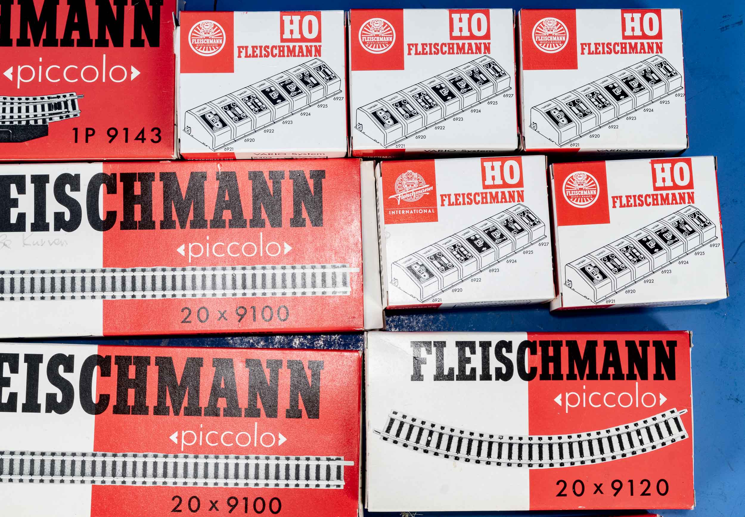27 teiliges Fleischmann H0-Modelleisenbahnzubehör-Konvolut, in orig. Kartonagen, nicht auf Vollstän - Bild 4 aus 6