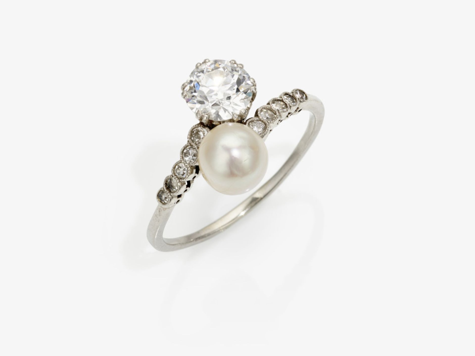 Historischer Vis a Vis Ring verziert mit einer Orientperle und Diamanten - Image 2 of 3