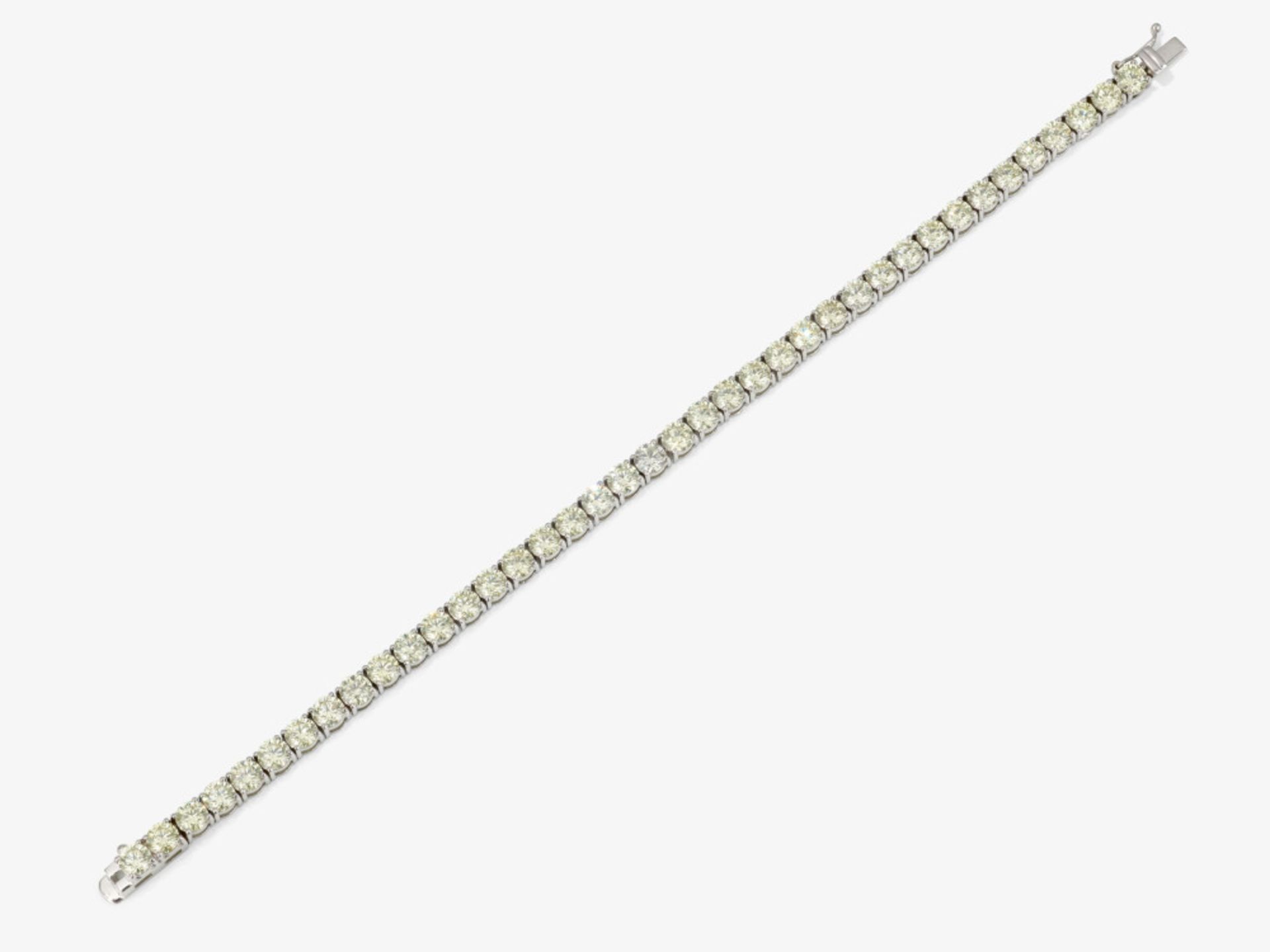 A classic tennis bracelet decorated with brilliant-cut diamonds - Germany, 2000s  - Image 2 of 2