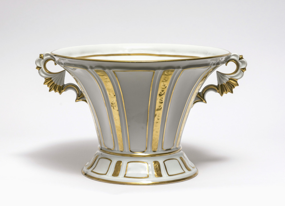 A cachepot - Lorenz Hutschenreuther AG, Selb, circa 1920, design by Carl Tutter 