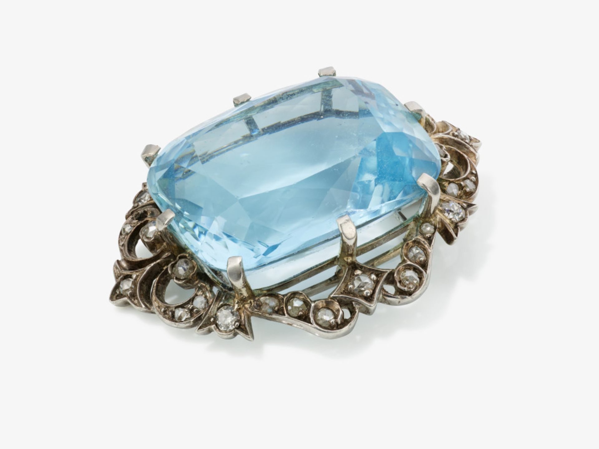 A historical pendant decorated with an azure blue natural aquamarine and diamonds - Probably England - Image 2 of 3