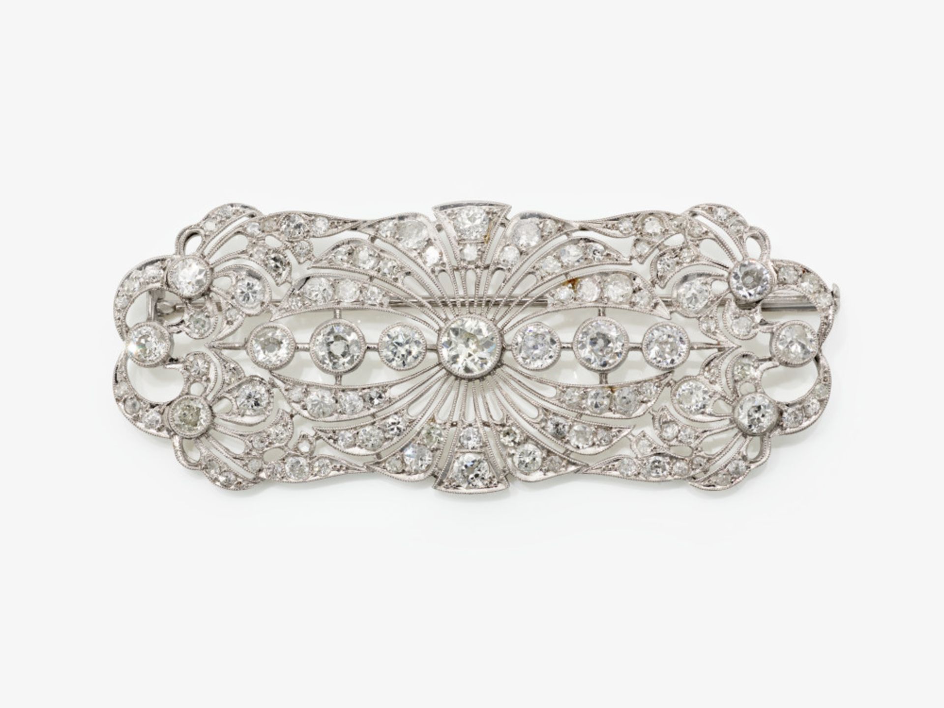 A historical Plaqué brooch decorated with diamonds - England, 1920s 