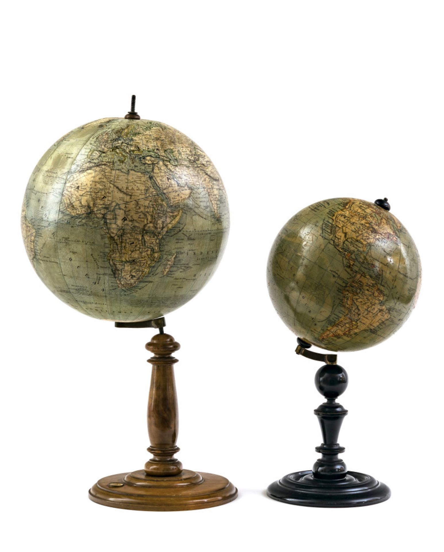 Two terrestrial globes (25 cm and 10 cm) - Leipzig / Berlin, 1st half of the 20th century, Geographi