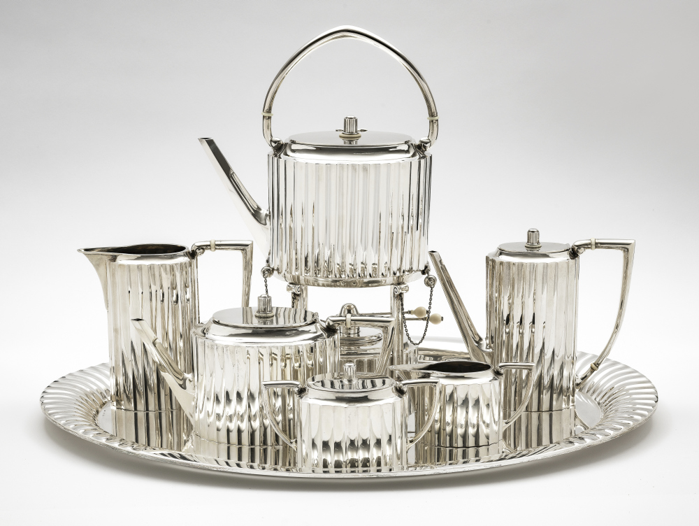 An eight-piece tea- and coffee service - Vienna, as of 1922 