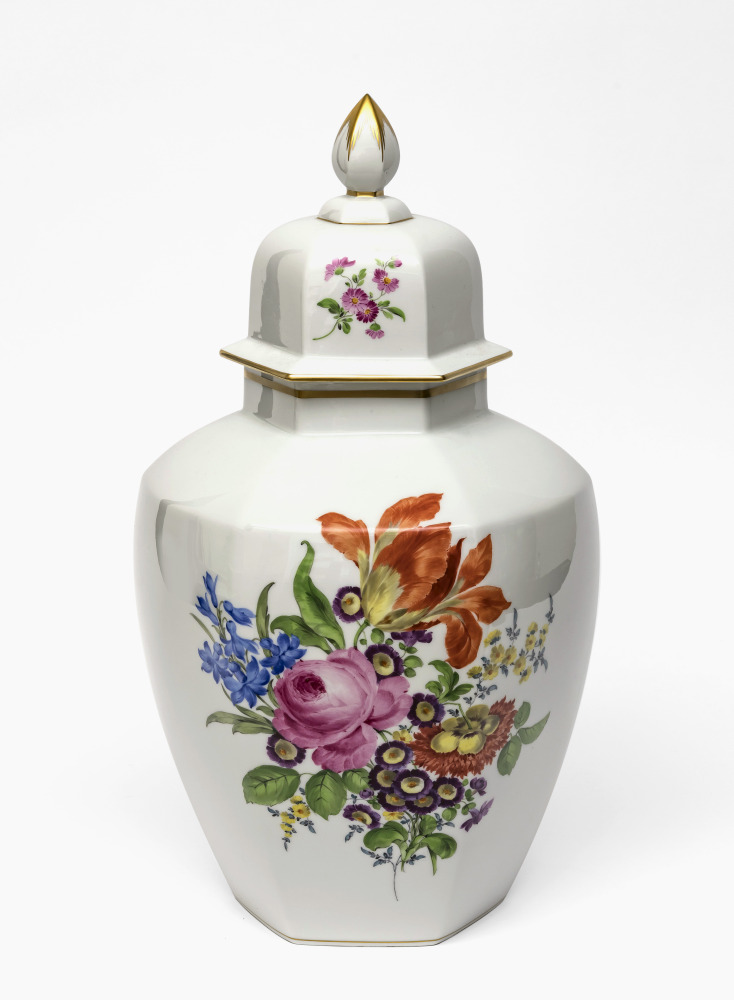 A lidded vase - Meissen 