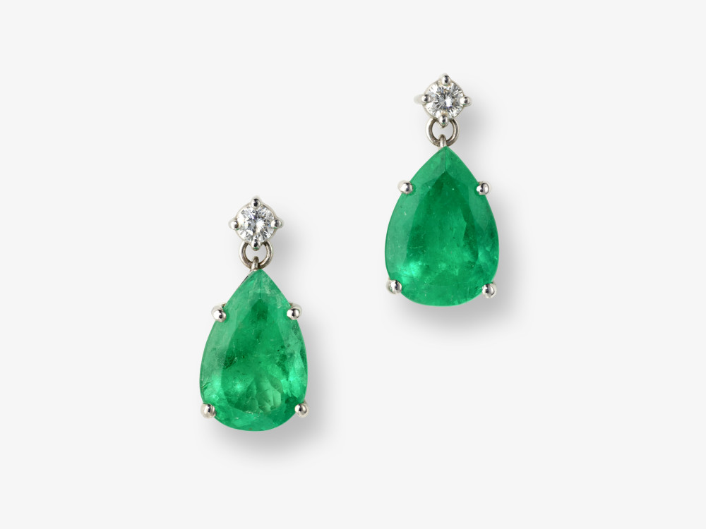 A pair of stud earrings decorated with Colombian emeralds and brilliant-cut diamonds - Germany, 2000