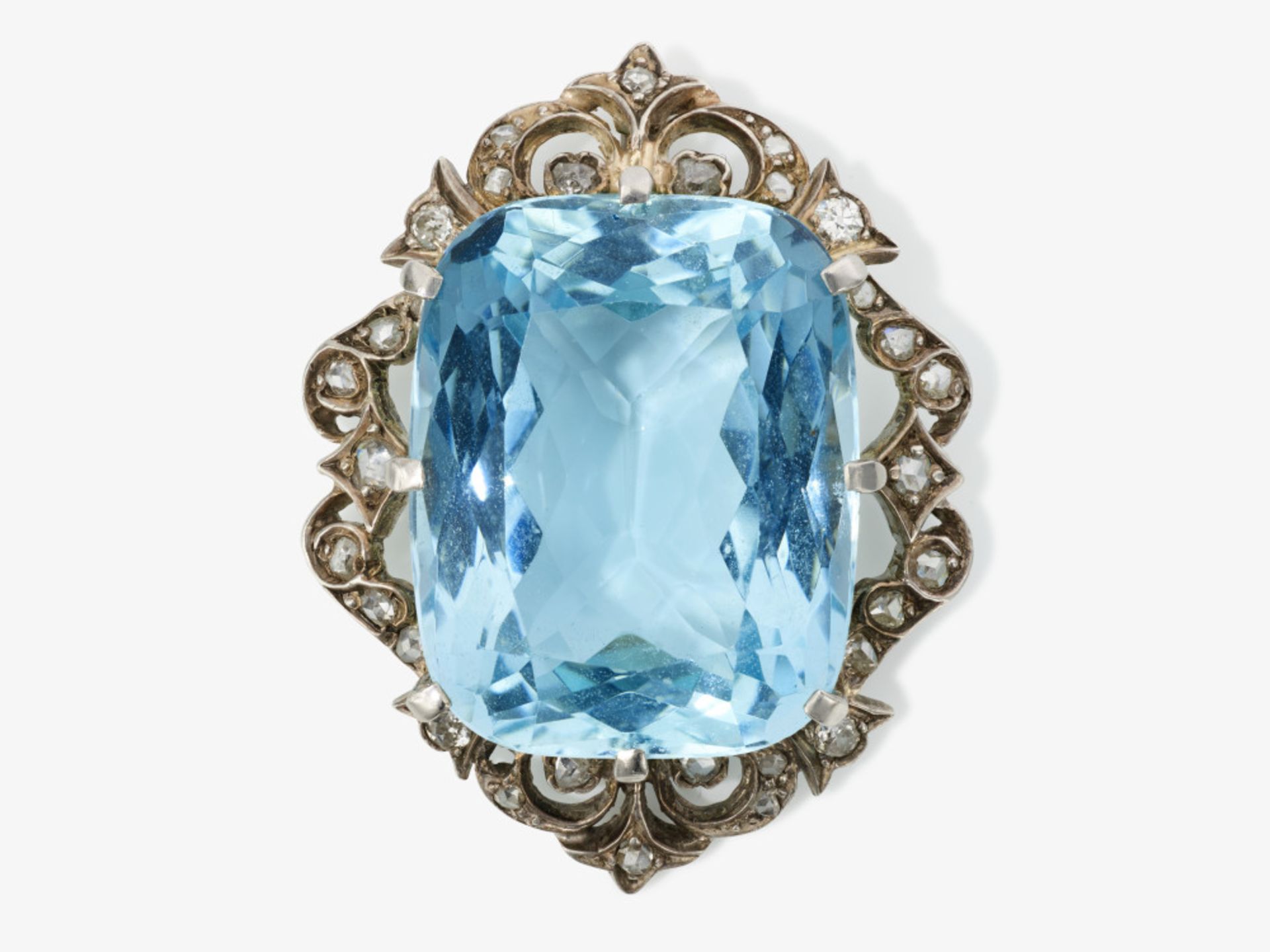 A historical pendant decorated with an azure blue natural aquamarine and diamonds - Probably England