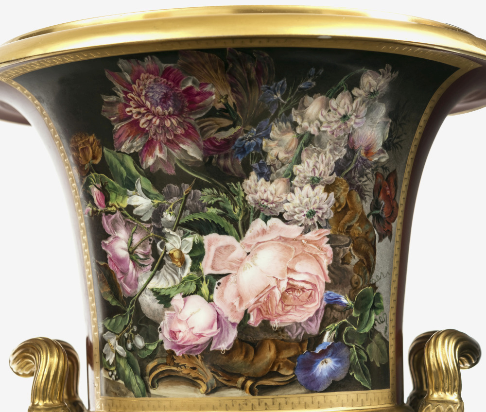 A pair of krater vases with female head handles - Nymphenburg, circa 1830, after a model by Friedric - Image 3 of 7