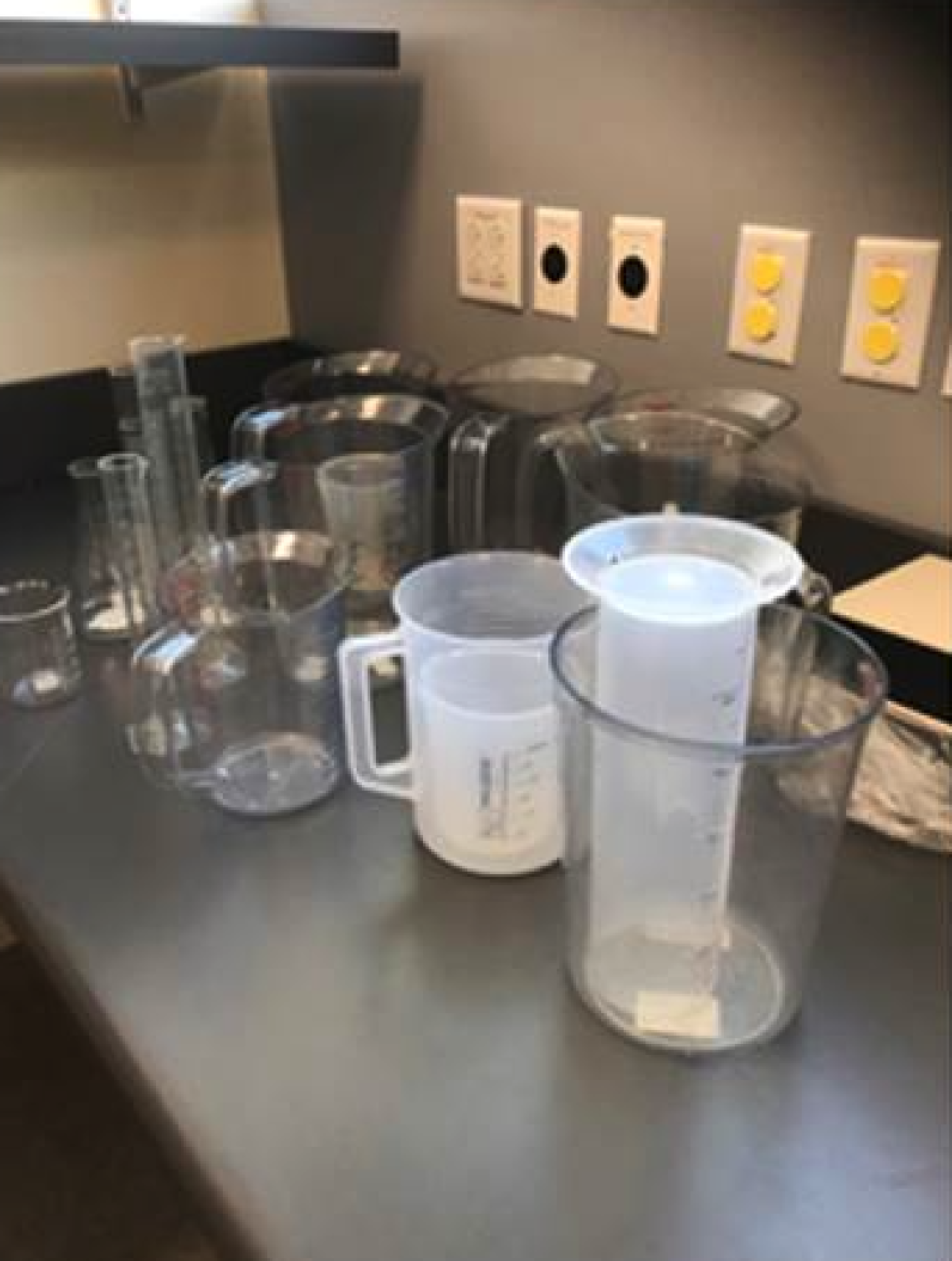 Lot of Glassware