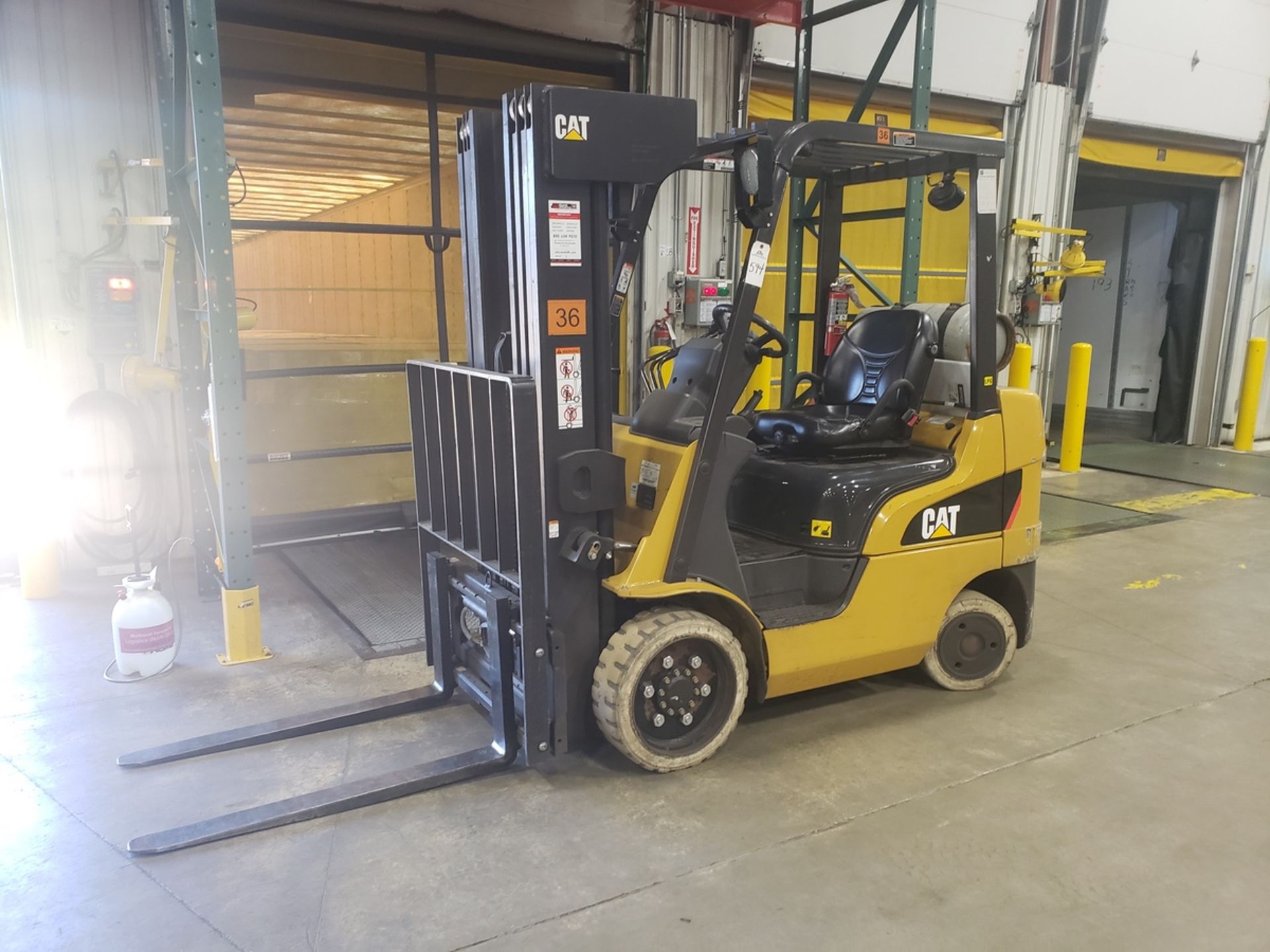 Caterpillar LP Forklift, 2900 Lb Capacity, 5219 Hours, M# 2C5000, S/N AT9041700 | Rig Fee $150