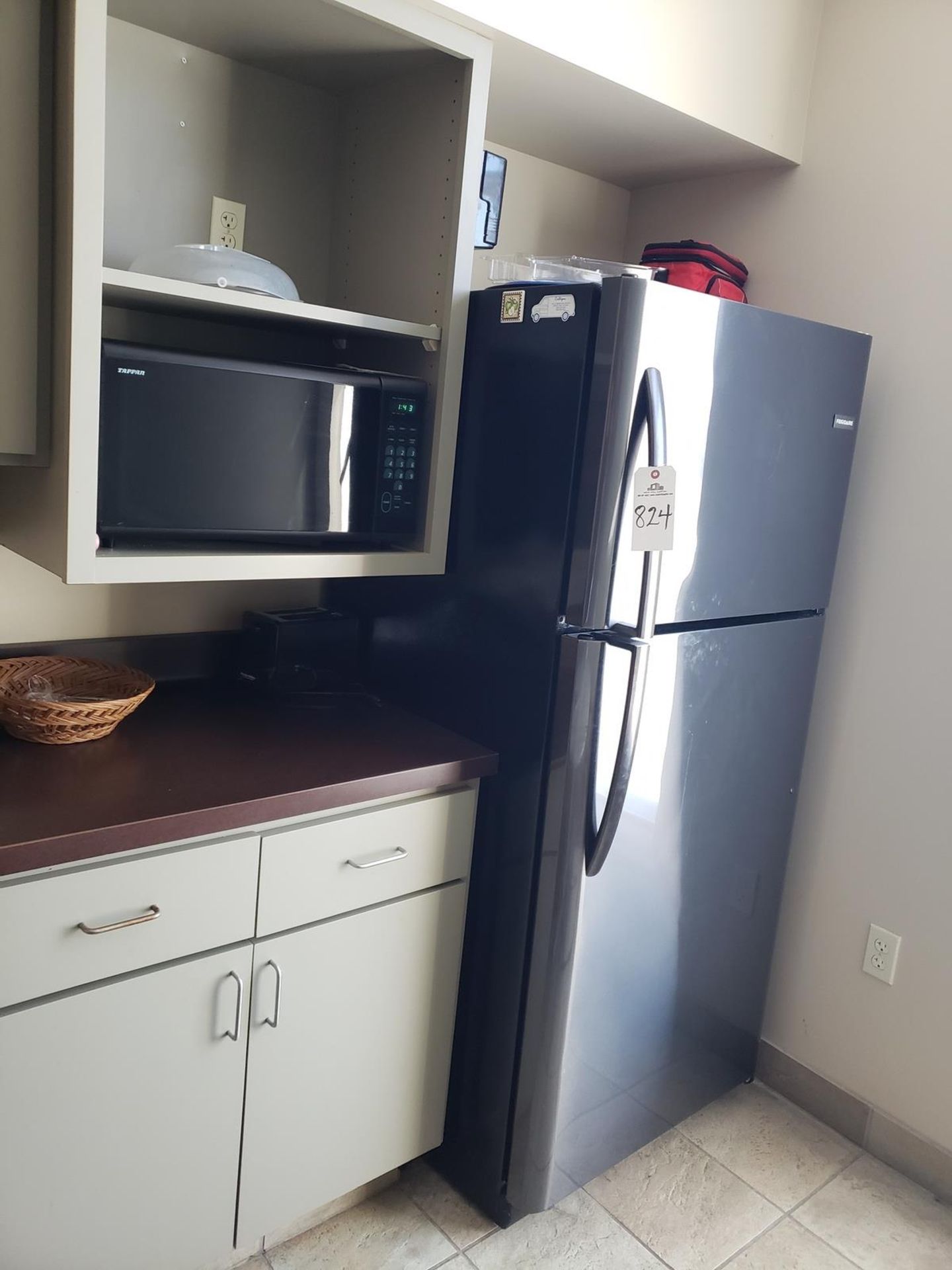 Frigidare Refrigerator W/Microwave | Rig Fee $200