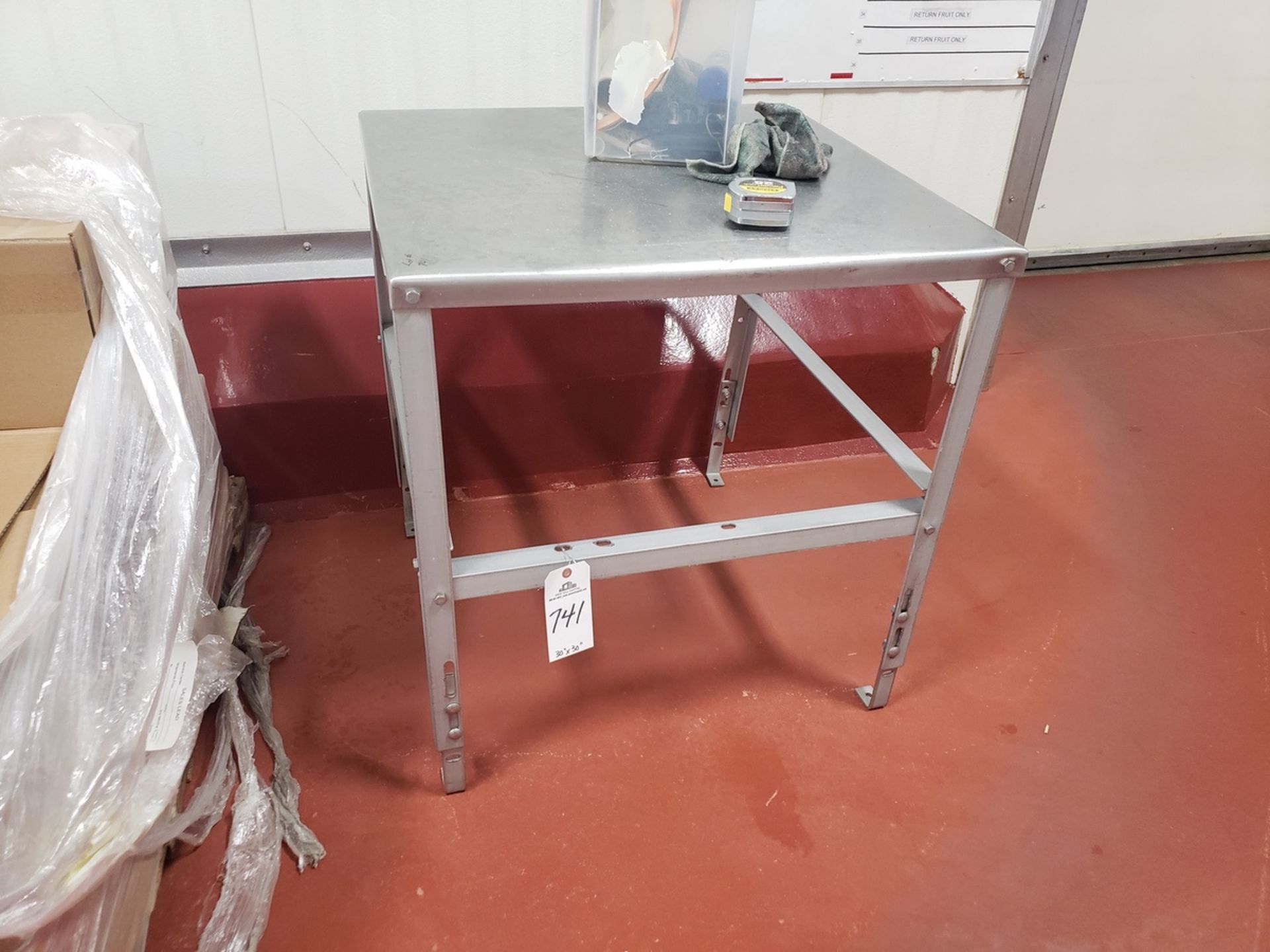 Stainless Steel Work Bench, 30'' x 30'' | Rig Fee $50