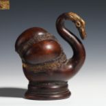 Old gourd swan