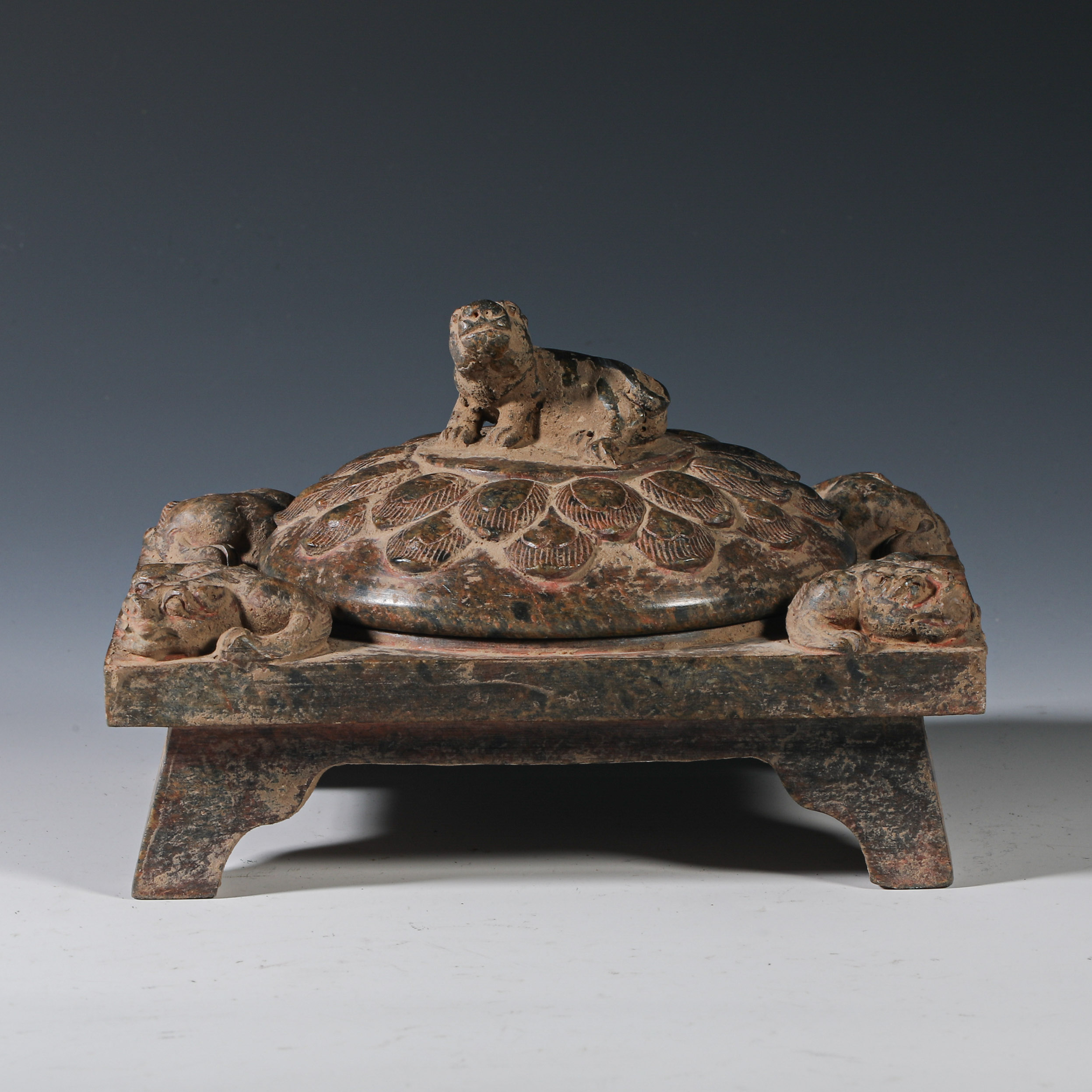 Copper incense burner  from the Han dynasty 