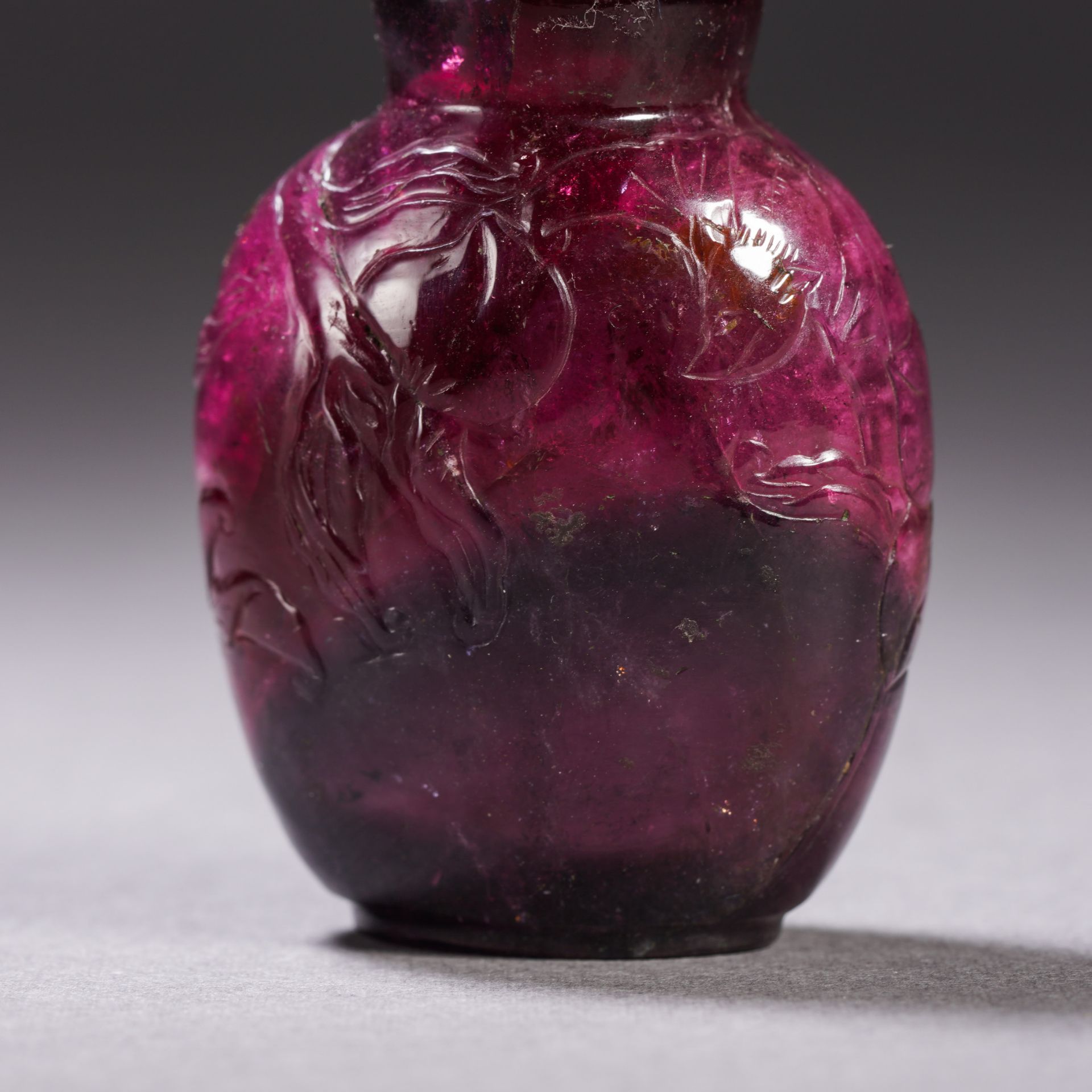 Tourmaline peach branch snuff bottle from the Qing Dynasty - Bild 4 aus 7