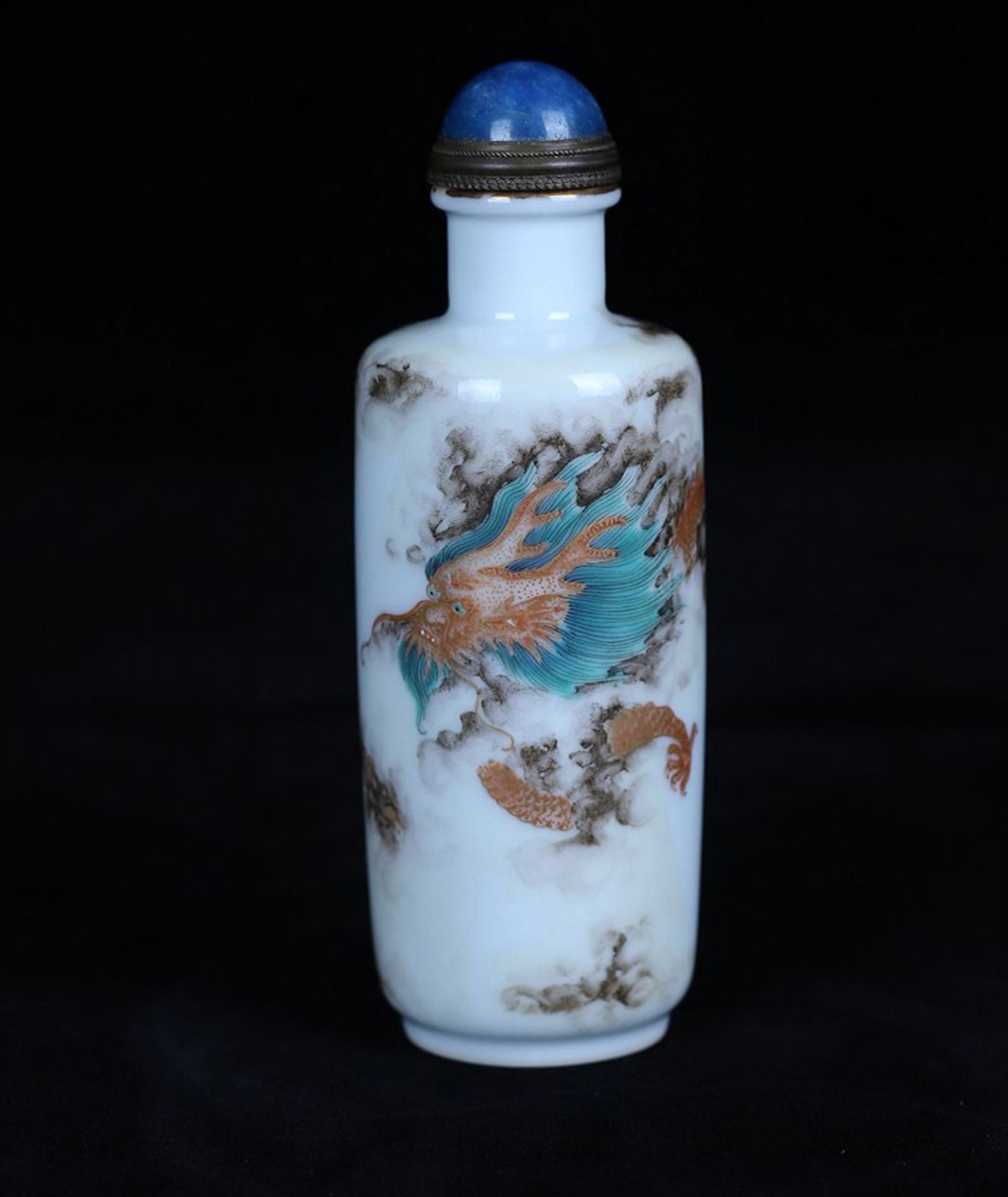 Trace the golden dragon barrel bong from the Qing Dynasty 