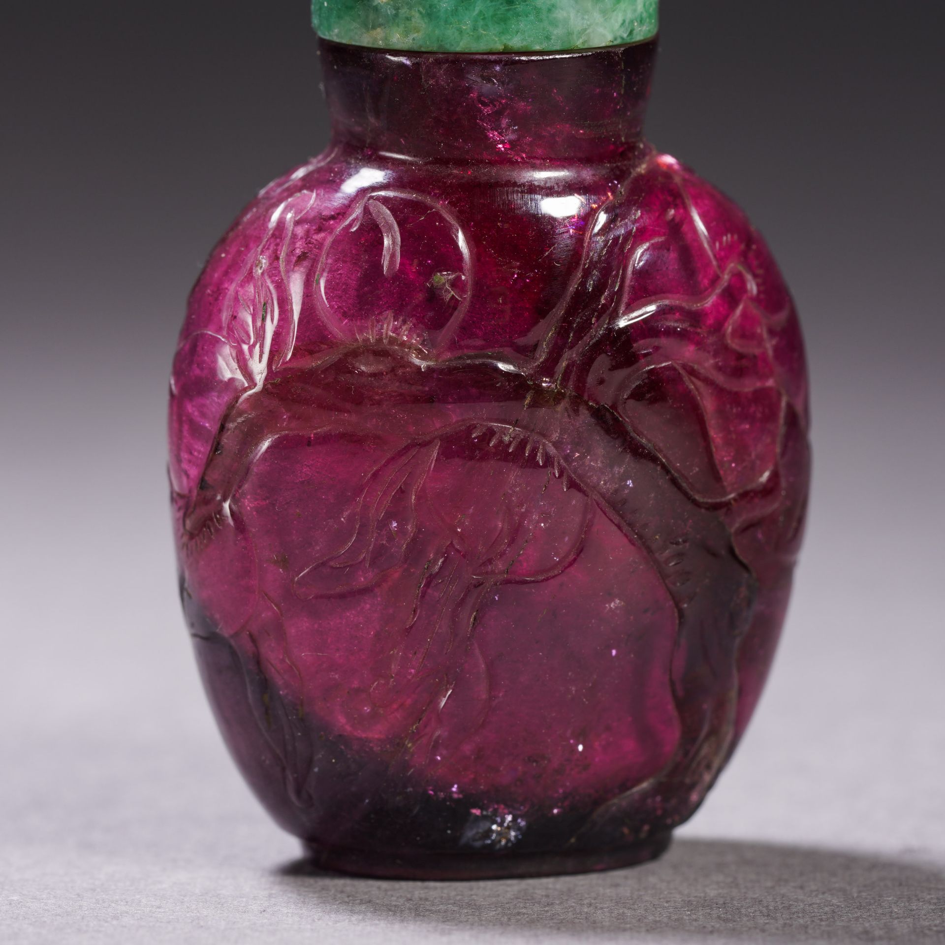 Tourmaline peach branch snuff bottle from the Qing Dynasty - Bild 2 aus 7