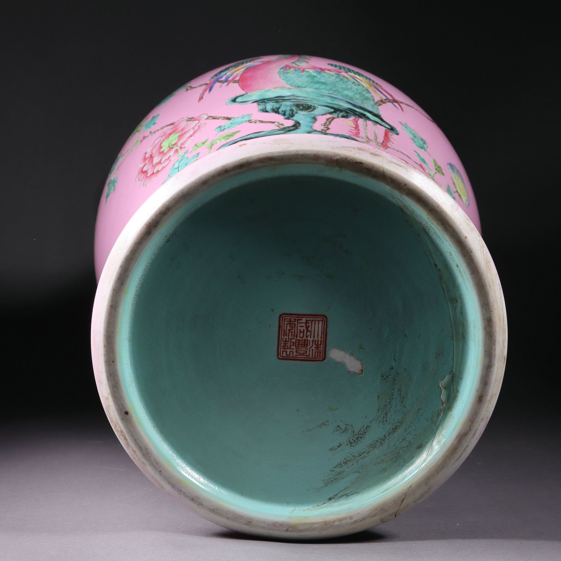 Pastel and two fairy ribbon bottles from the Qing dynasty 
 - Image 9 of 10
