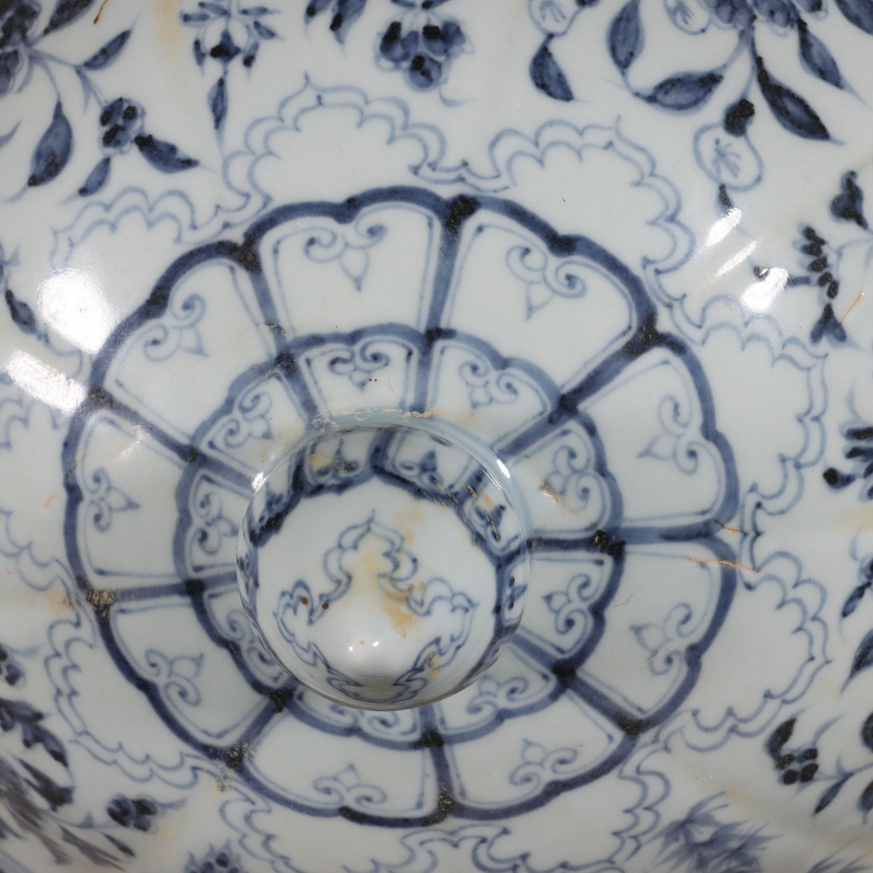 Blue and white flower pattern Cover pot - Image 12 of 13