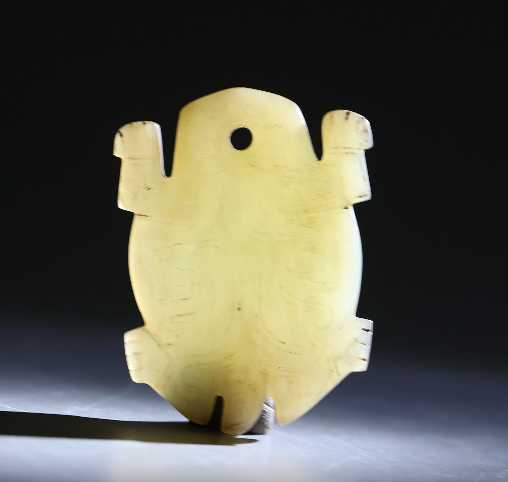 Jade salamander from  western zhou Period  - Bild 3 aus 5