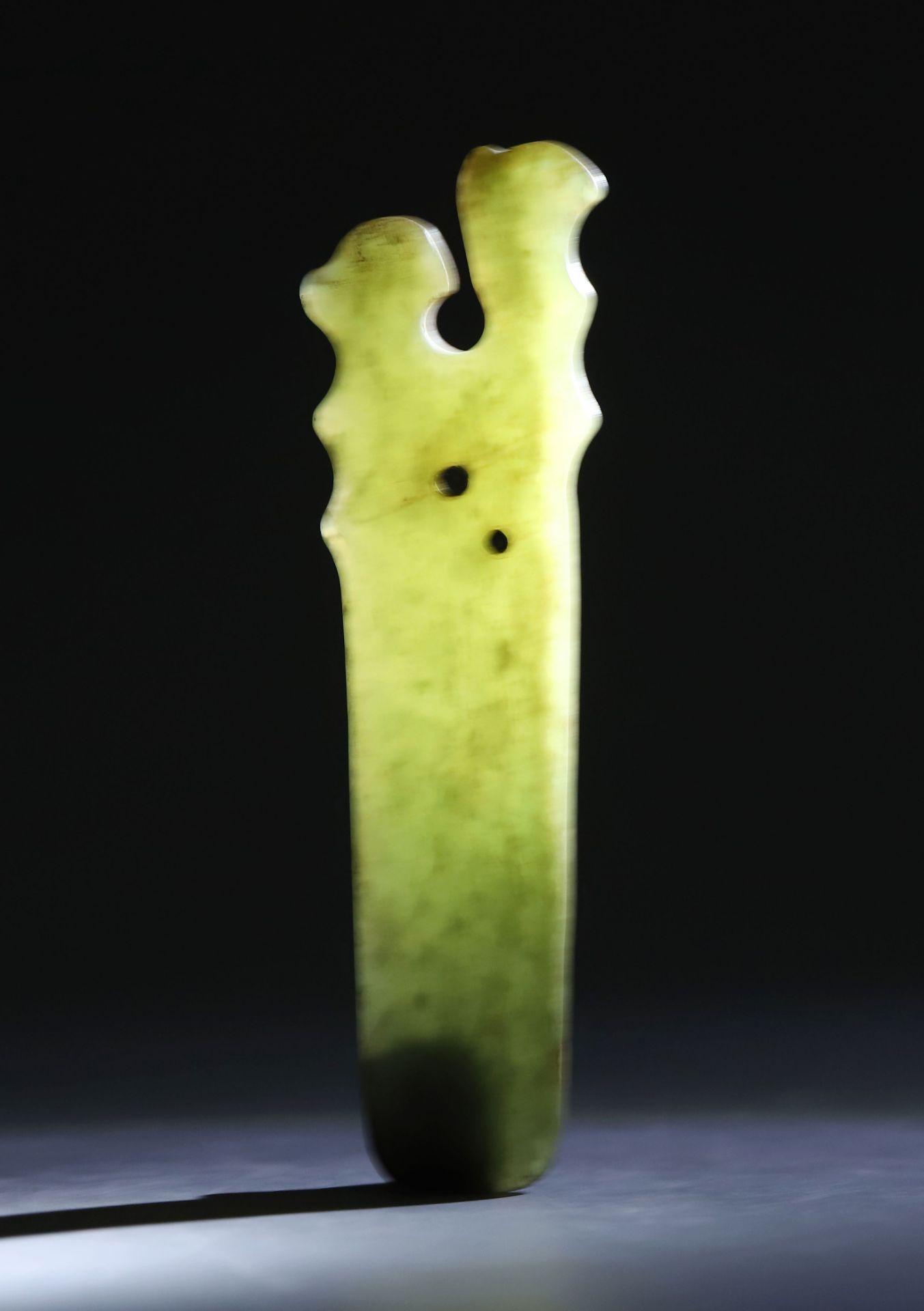 Dragon handle shaped device from the Shang dynasty  - Bild 5 aus 5