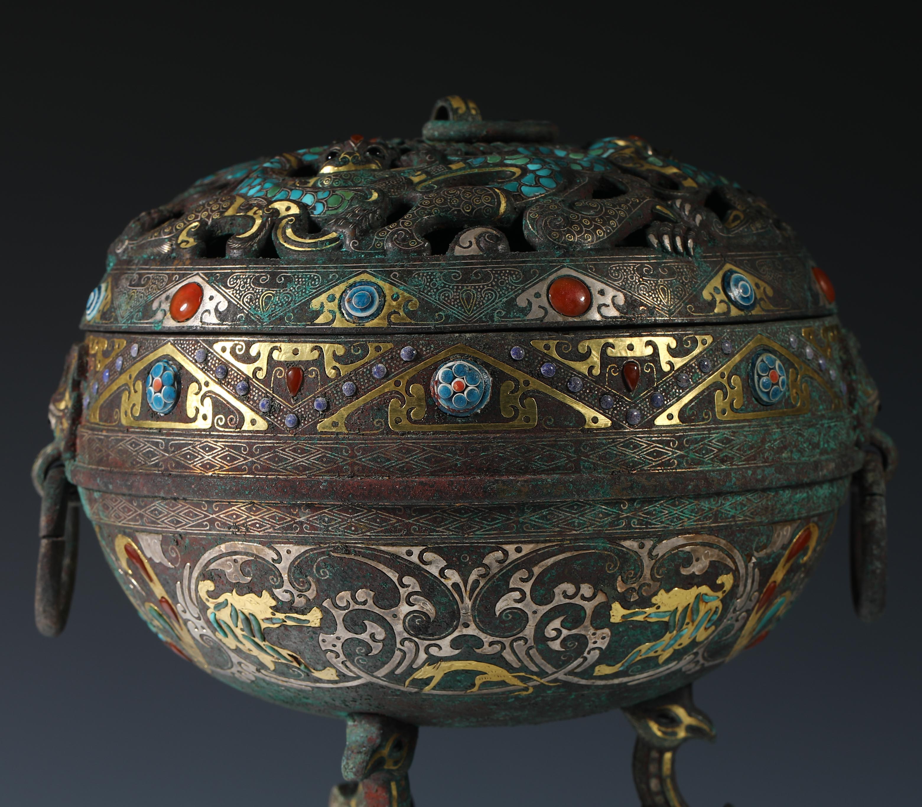 Gilded bronze and gold incense burner from the Han dynasty   - Image 5 of 11