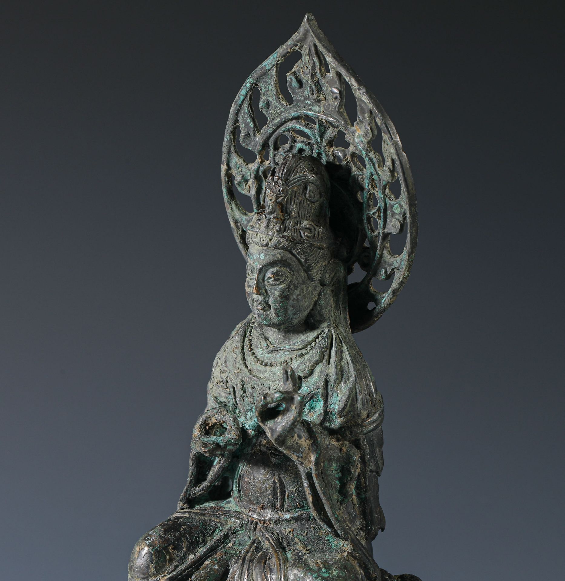 Bronze Avalokitesvara statue of Tang Dynasty - Bild 5 aus 10