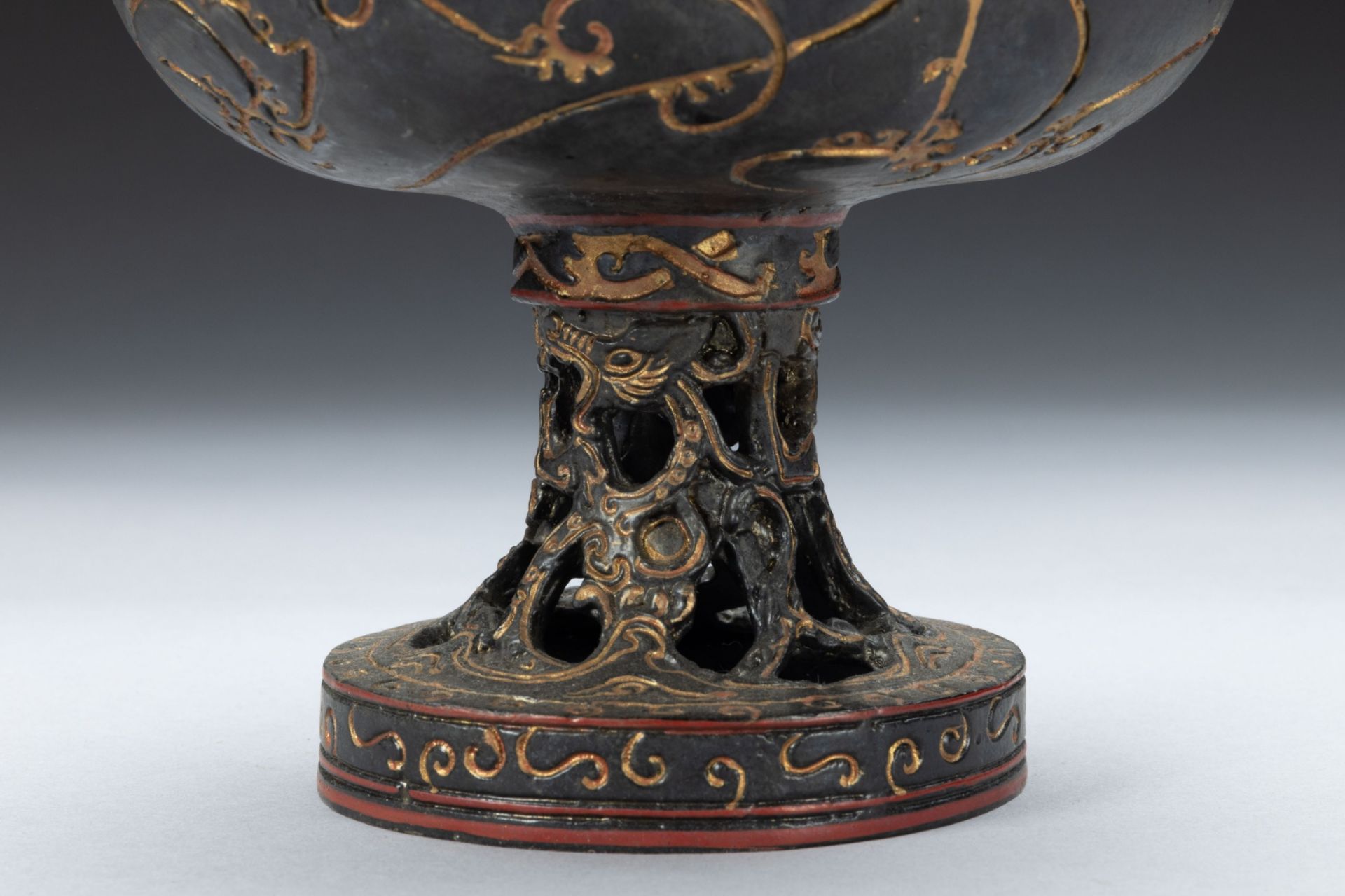 Copper tire boshan censer from the Han dynasty - Bild 3 aus 9