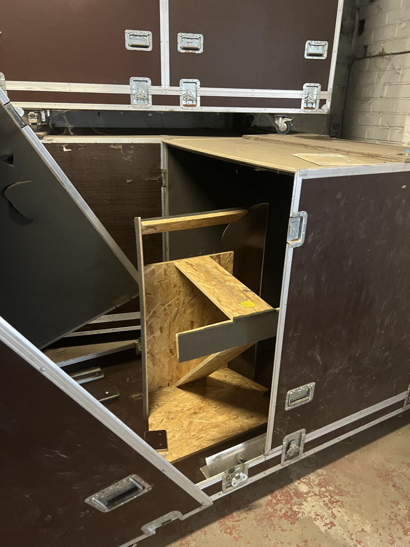 Flight cases - Image 2 of 3