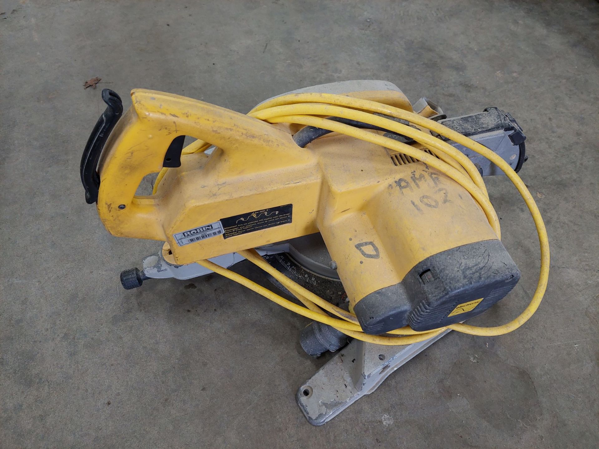 110v Dewalt Mitre Saw. NO VAT. - Image 2 of 2