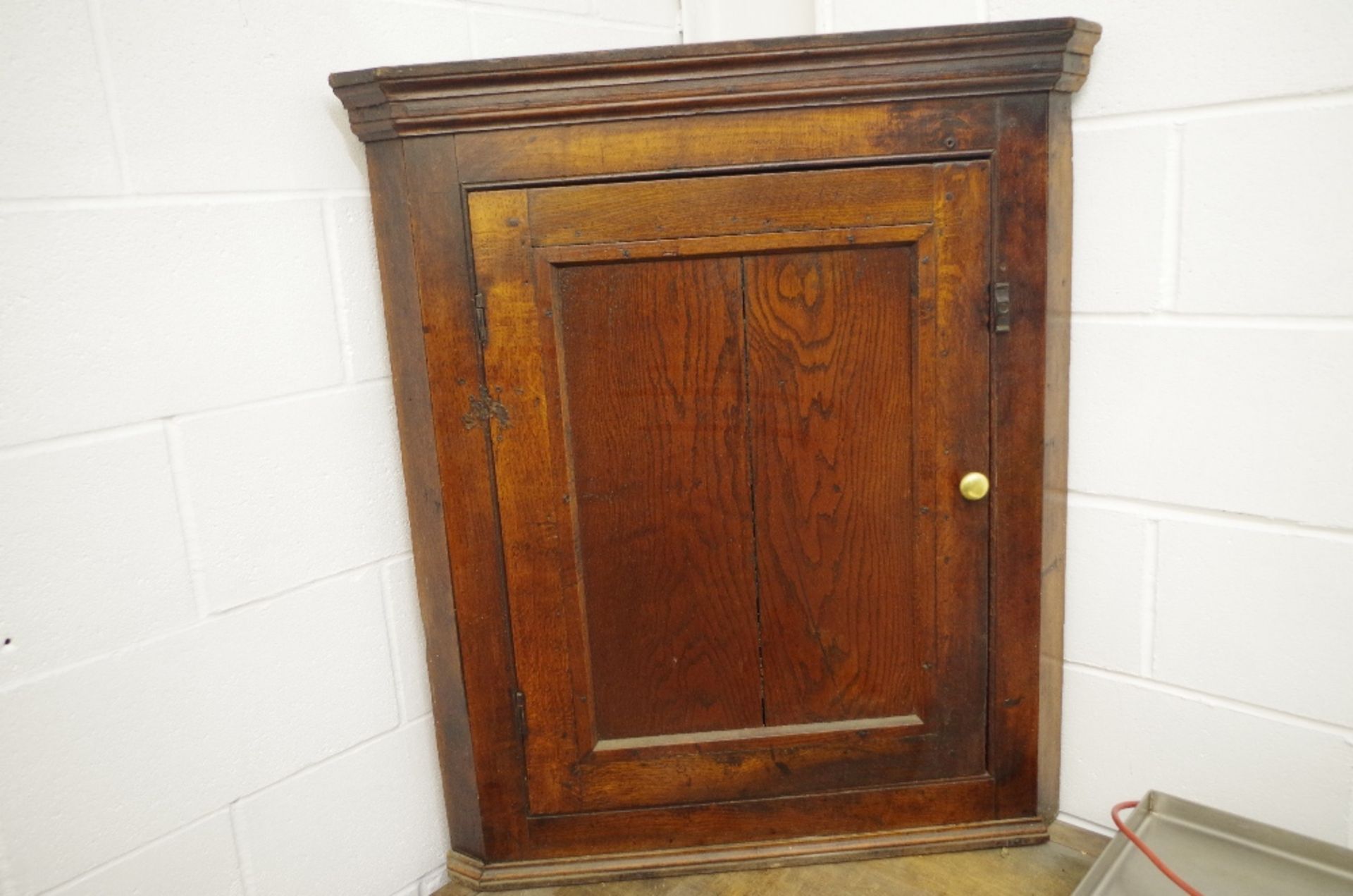 Vintage wall mounted corner cabinet. NO VAT. - Image 4 of 4