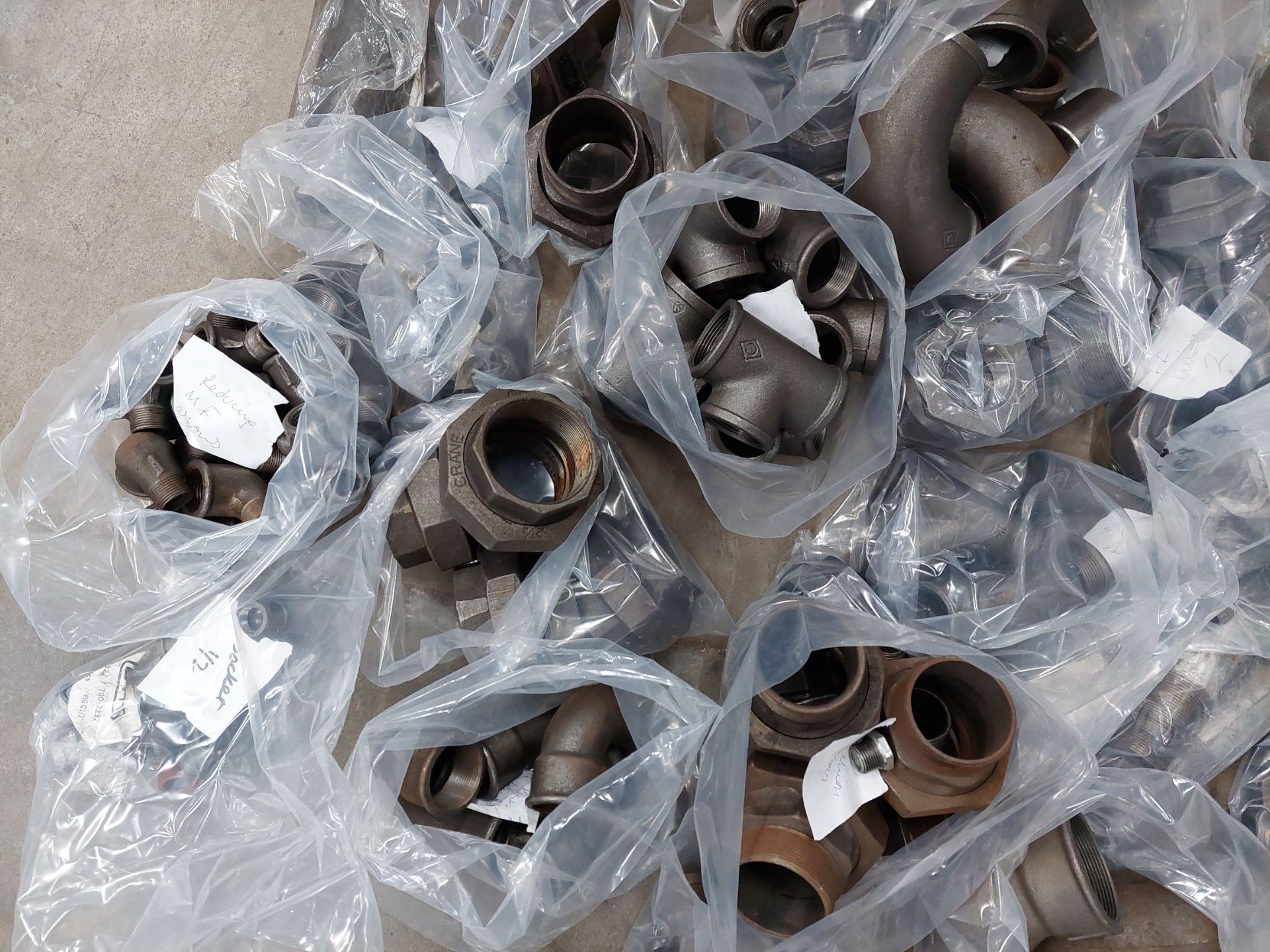 Qty of malleable pipe fittings - various sizes, equal tees, swept tees, unions, straight connectors, - Image 3 of 5