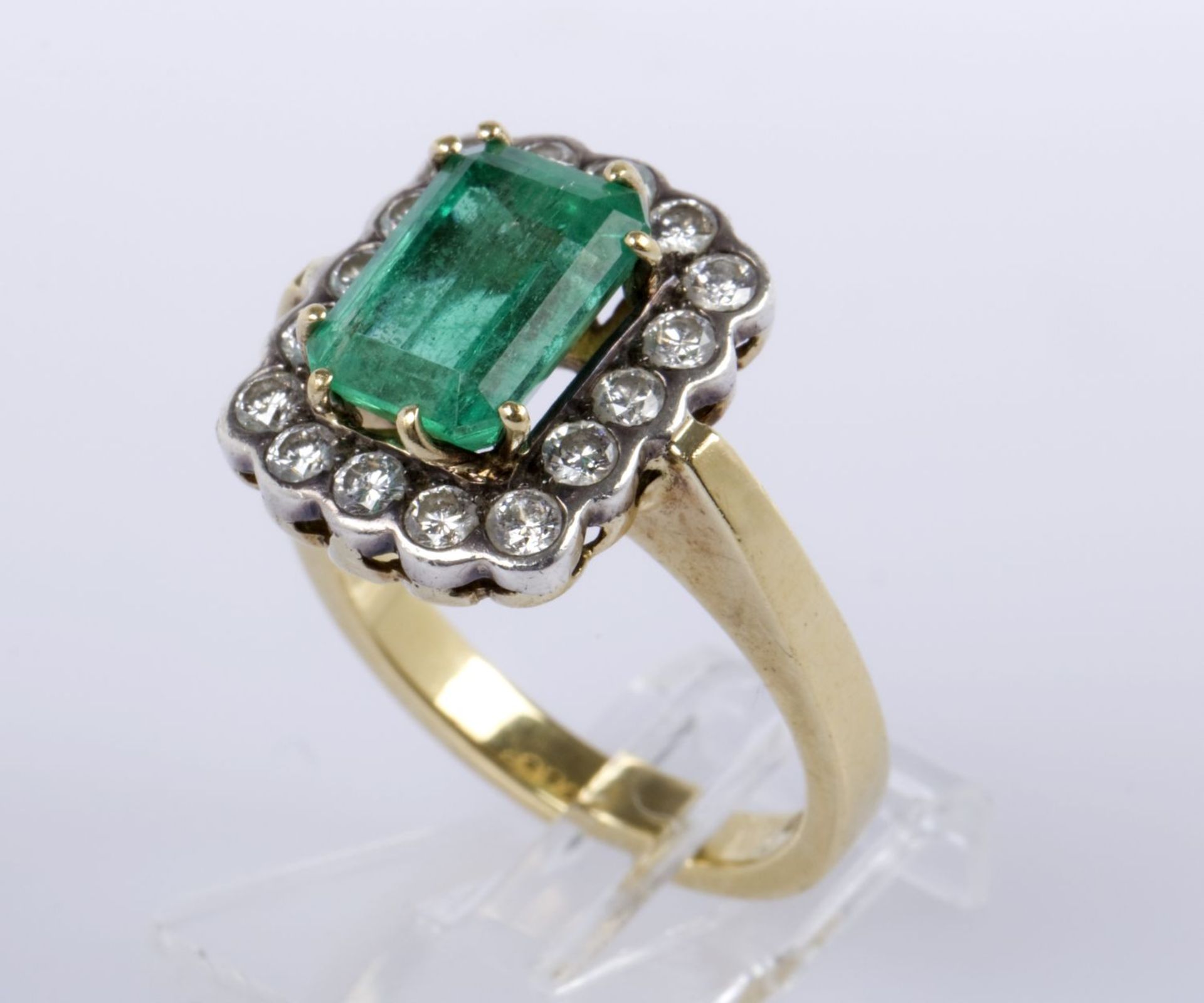 Smaragd-Brillant-Ring Gelbgold und