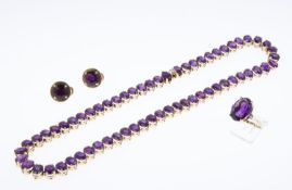 Amethyst-Collier, -Ring und 1 Paar