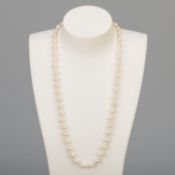 Lange Perlenkette Akoya-Zuchtperlen,
