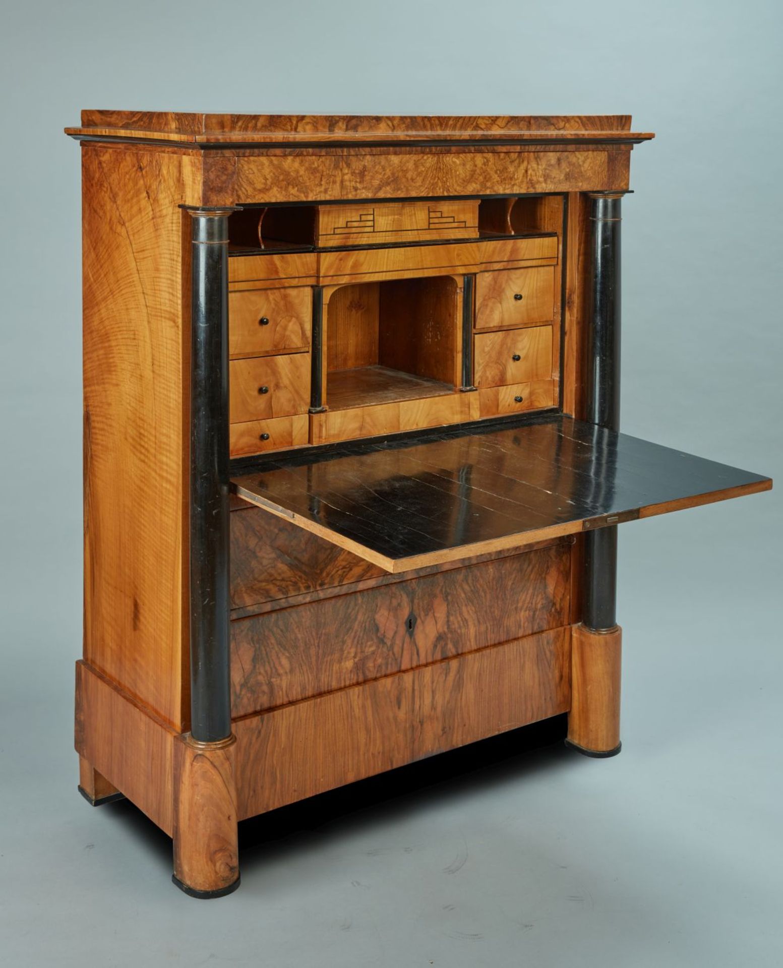 Biedermeier-Schreibschrank Nussbaum. - Image 3 of 5