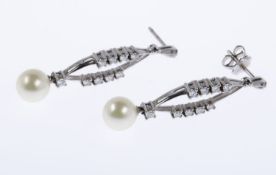 Ein Paar Brillant-Perl-Ohrhänger