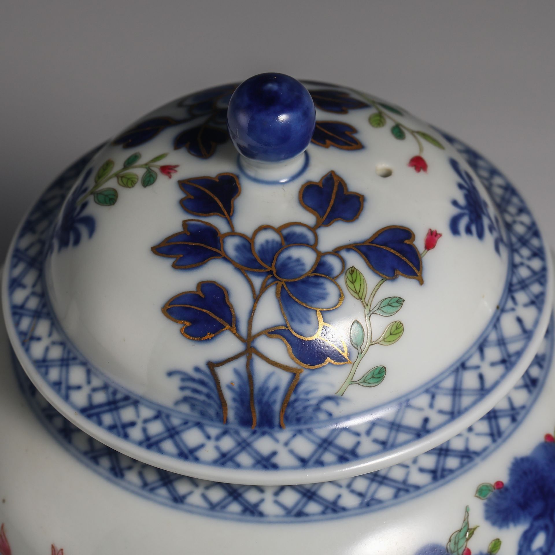 Eighteenth Century Blue and White Figure Teapot - Image 6 of 10