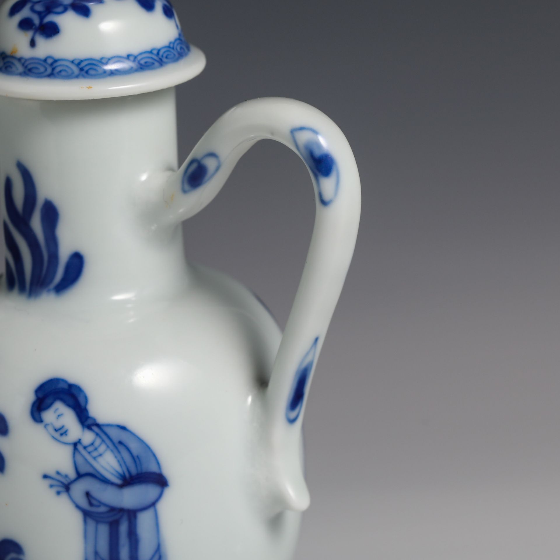 18th Century Blue and White Pot - Image 7 of 10