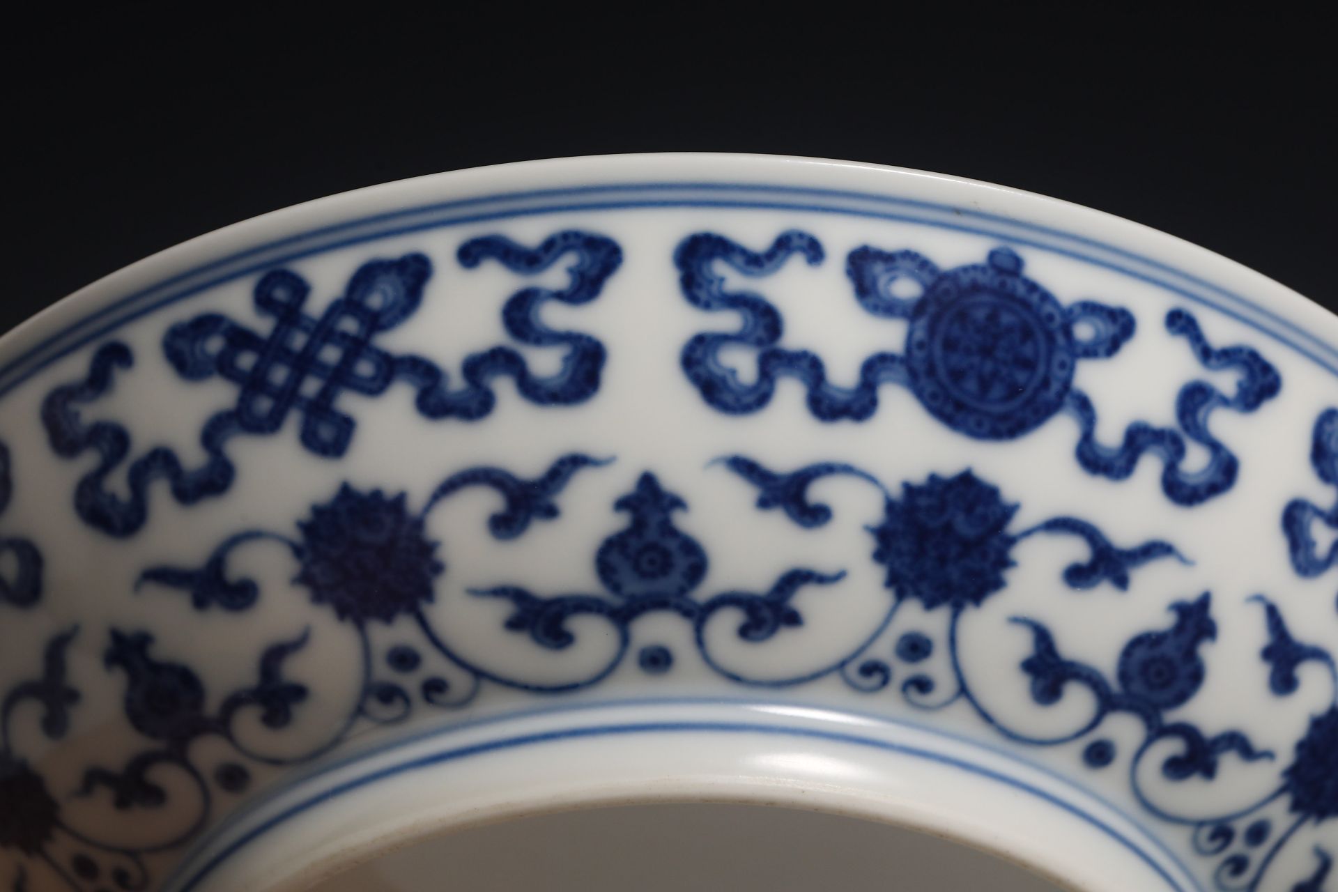 18th Century Blue and White Lotus Plate - Image 7 of 7
