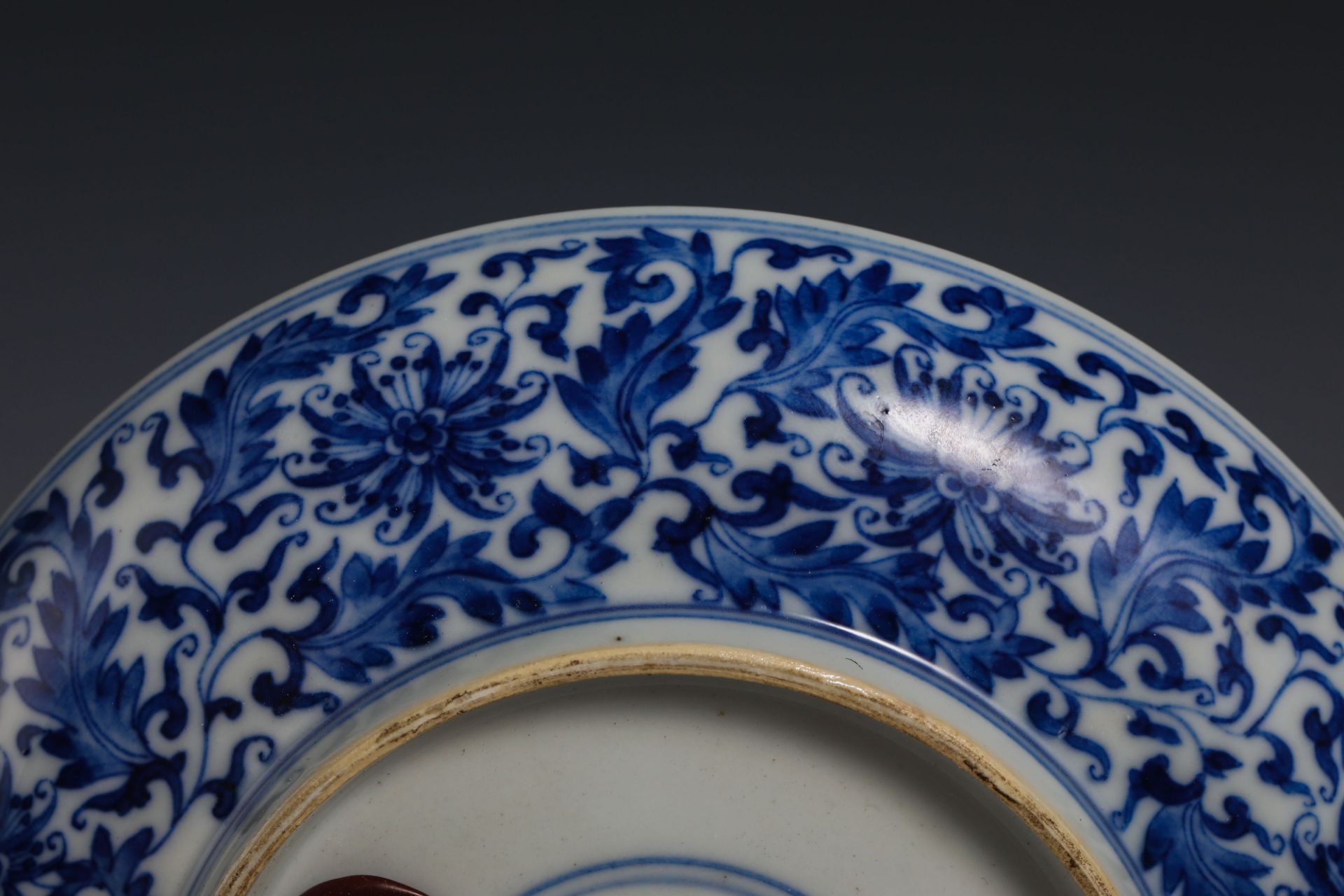 A Pair of Blue and White Floral Plates, 18th Century - Image 9 of 9