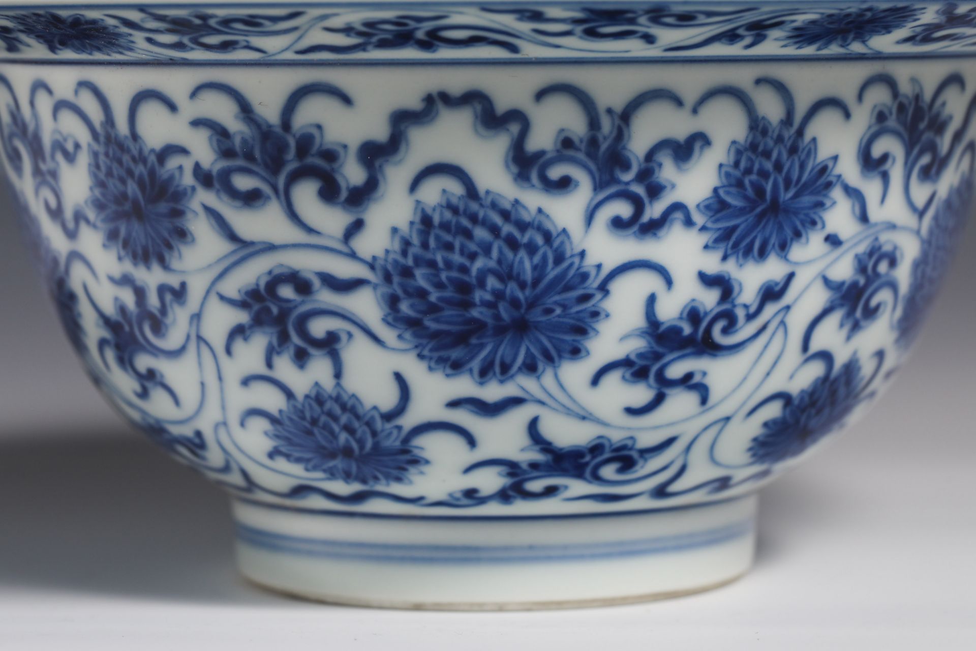 18th Century Blue and White Folded Bowl - Image 2 of 9