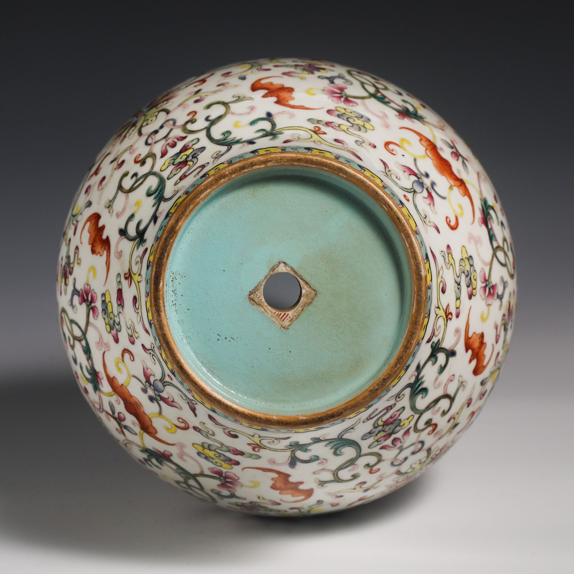 18th Century Pastel Lotus Double-Eared Vase - Image 9 of 10