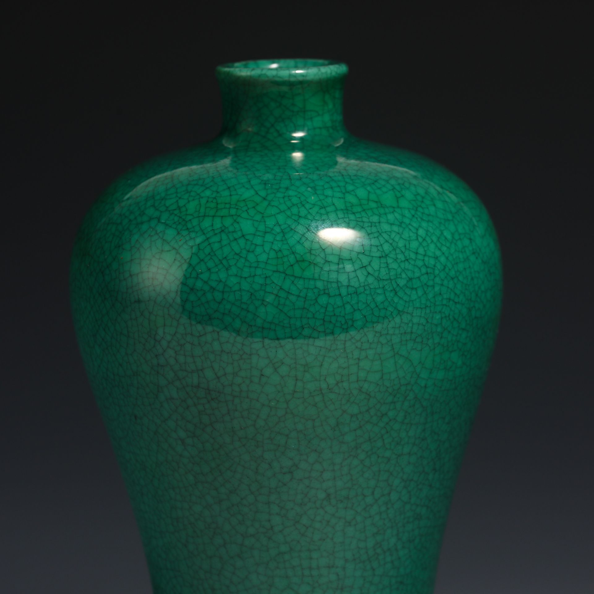 18th Century Apple Green Glazed Plum Vase - Bild 2 aus 8