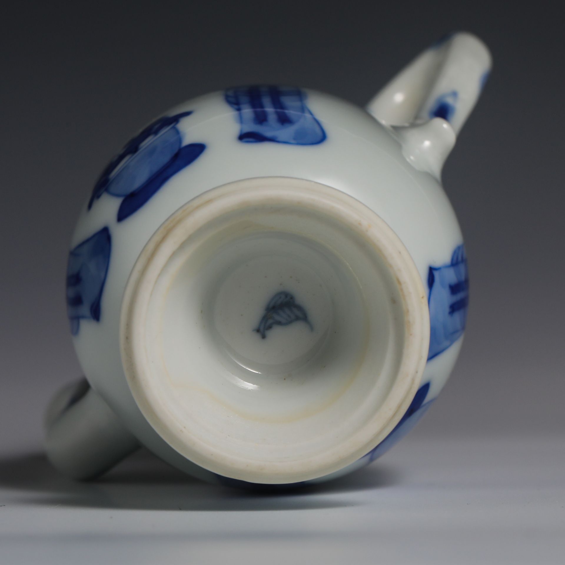 18th Century Blue and White Pot - Image 9 of 10