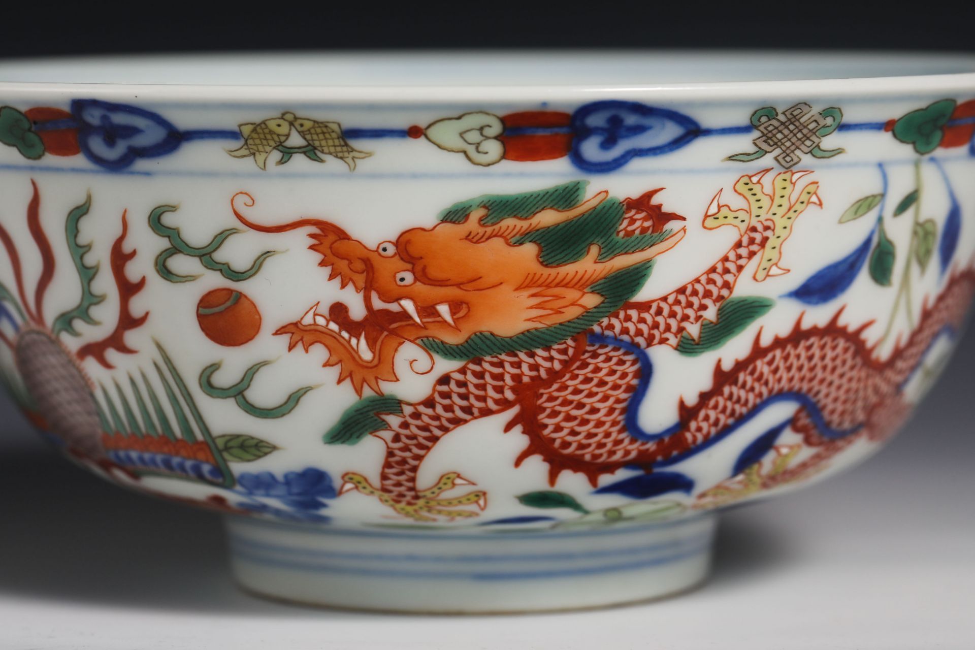 Pair of Multicoloured Dragon and Phoenix Bowls, 18th Century - Image 2 of 10