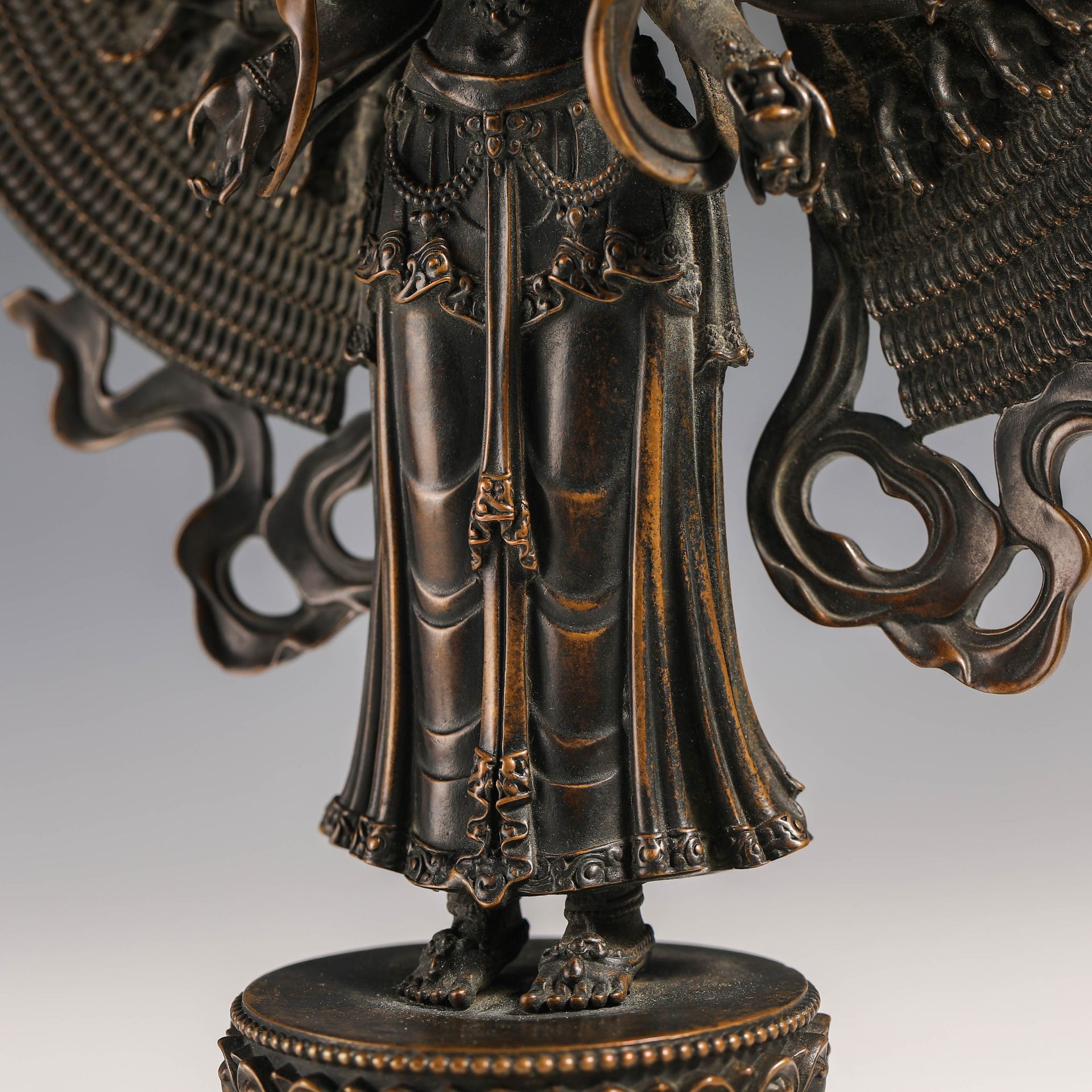 Qianlong Bronze Thousand-hand Guanyin Buddha Statue - Image 12 of 16